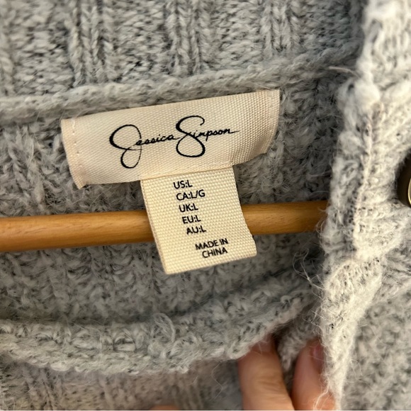 Jessica Simpson sweater - Picture 4 of 5